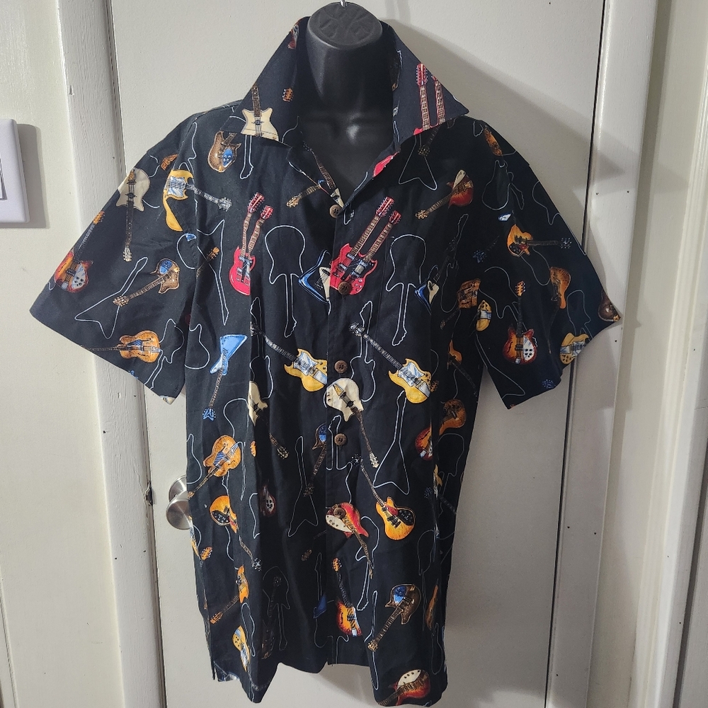Dem Crazy Shirt Men’s Medium Short Sleeve Guitar Black Hawaiian Button